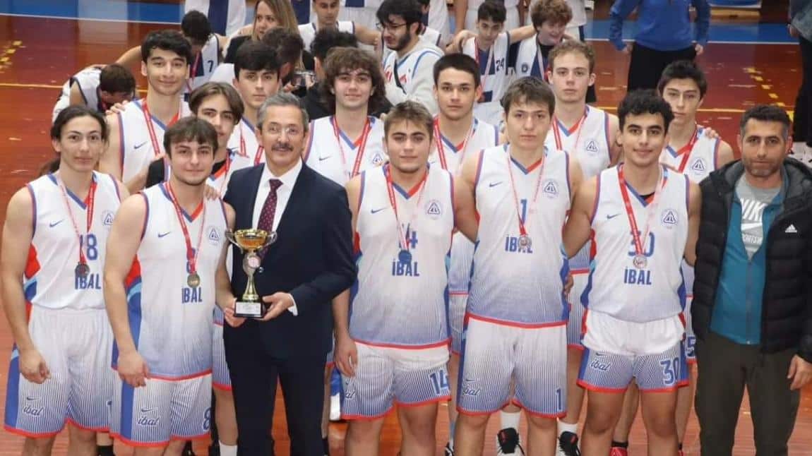Basketbol Genç Erkekler Müsabakalarında Okulumuz İl 2. si 